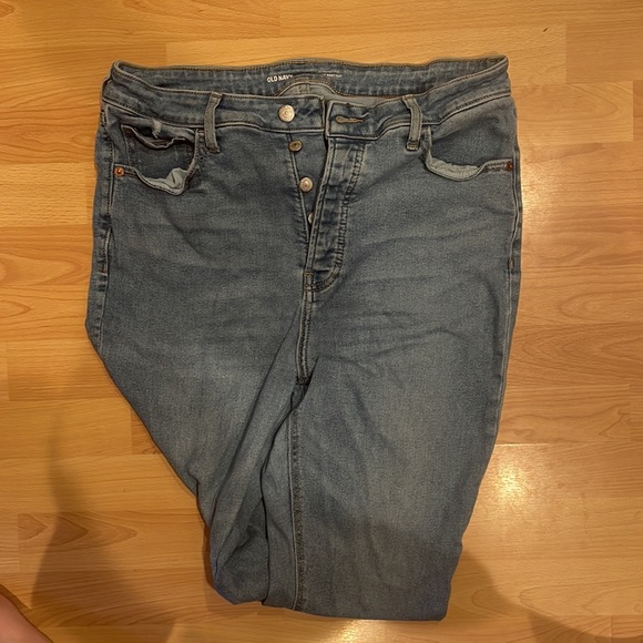 Old Navy Boot-Cut Jeans - Picture 2 of 4